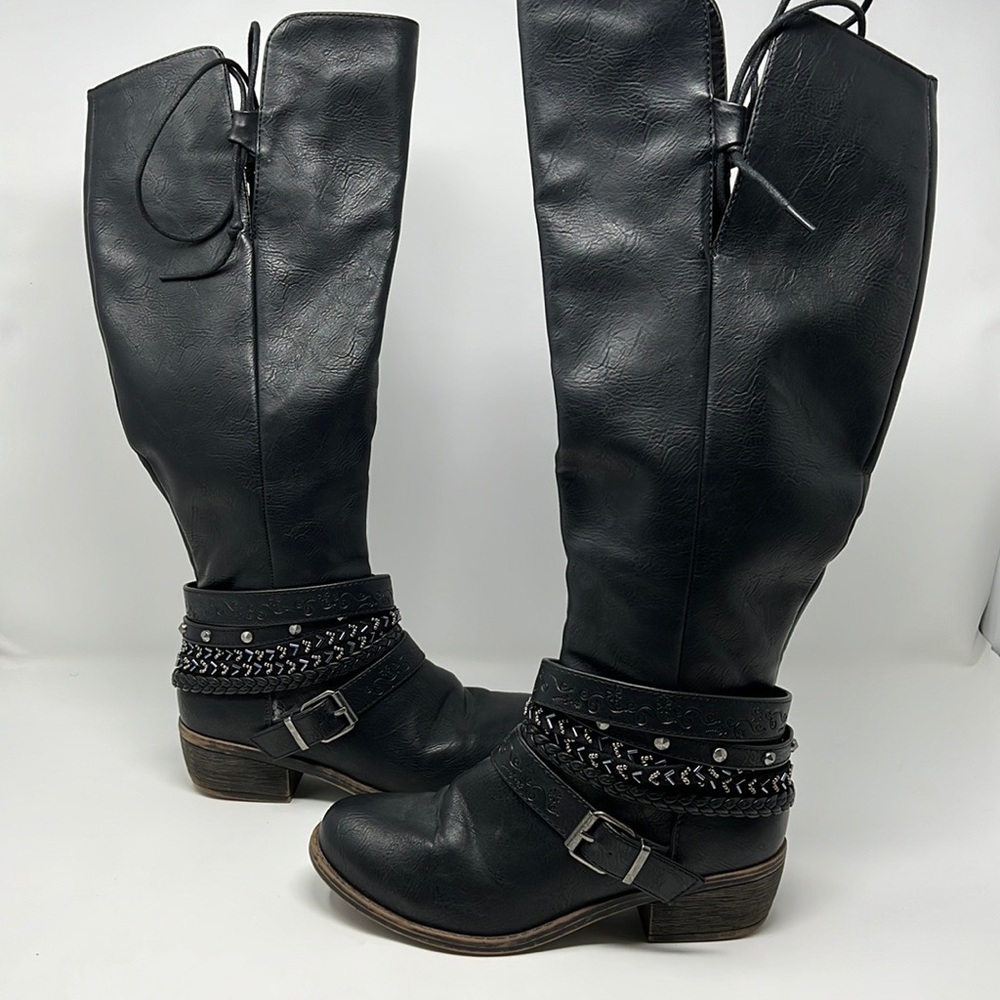 Black boots